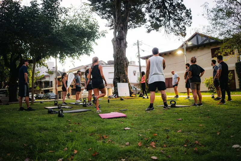 Clase grupal de funcional de South Fit en el parque